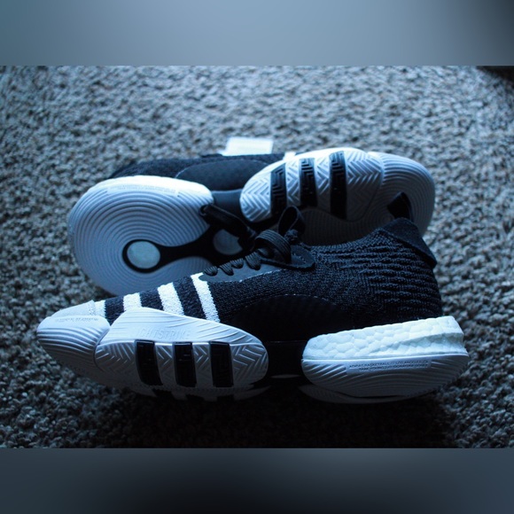 Adidas Trae Young, super villain 2 - Picture 8 of 9